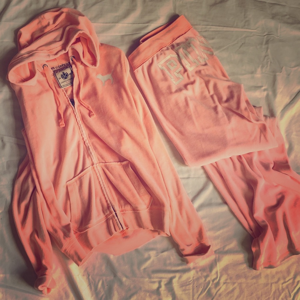 PINK Victoria’s Secret VELVET jogger set
